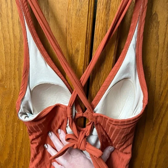 Kona Sol Women’s Sz M One Piece Ribbed Orange Swimsuit - Picture 7 of 9